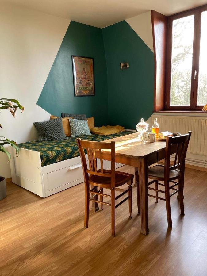 Ferienwohnung Chez Joséphine et Pierre Cassel Exterior foto